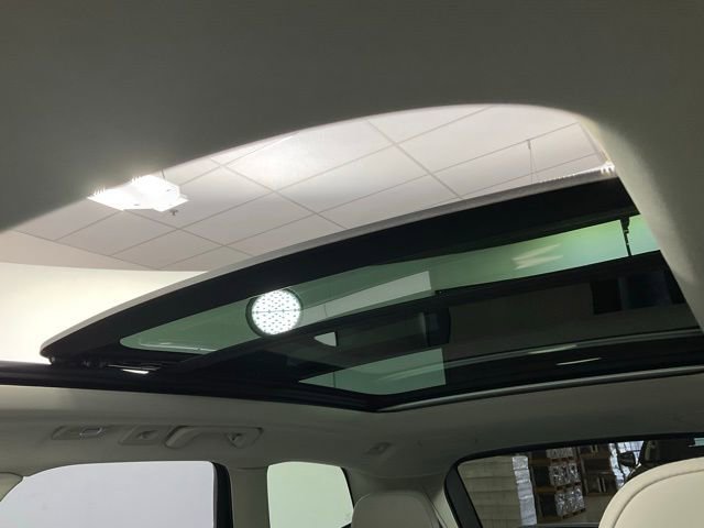 Used 2025 Volvo XC60 B5 Ultra w/ Protection Package Premier image 19