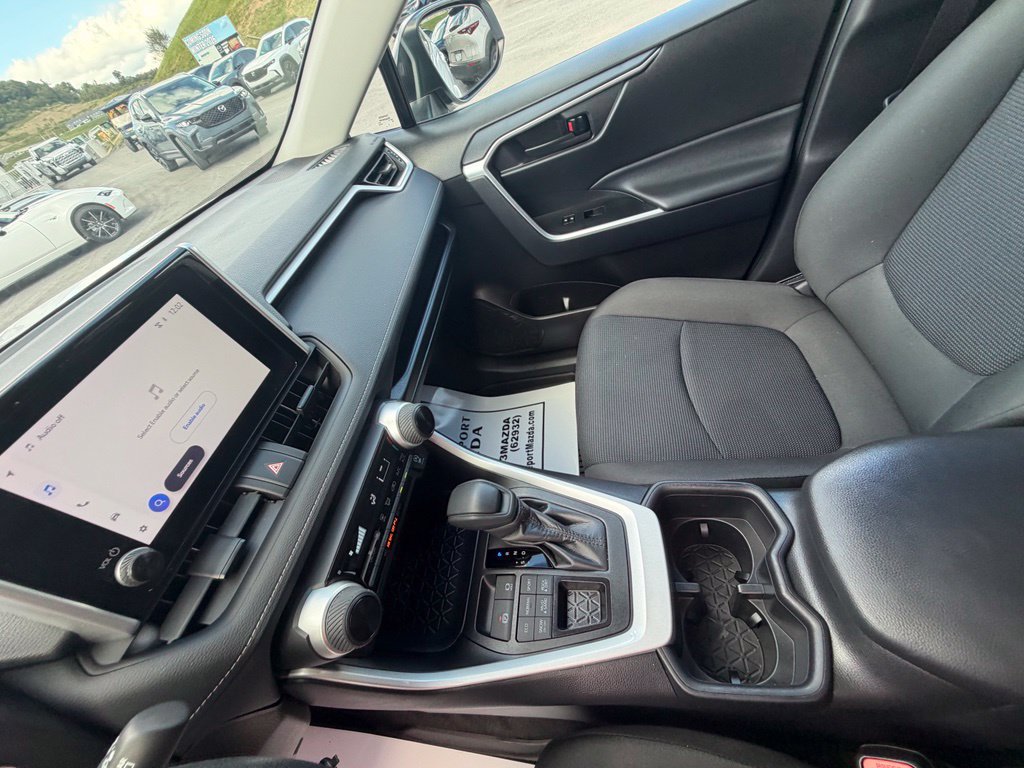 Used 2025 Toyota RAV4 LE AWD/4WD image 19
