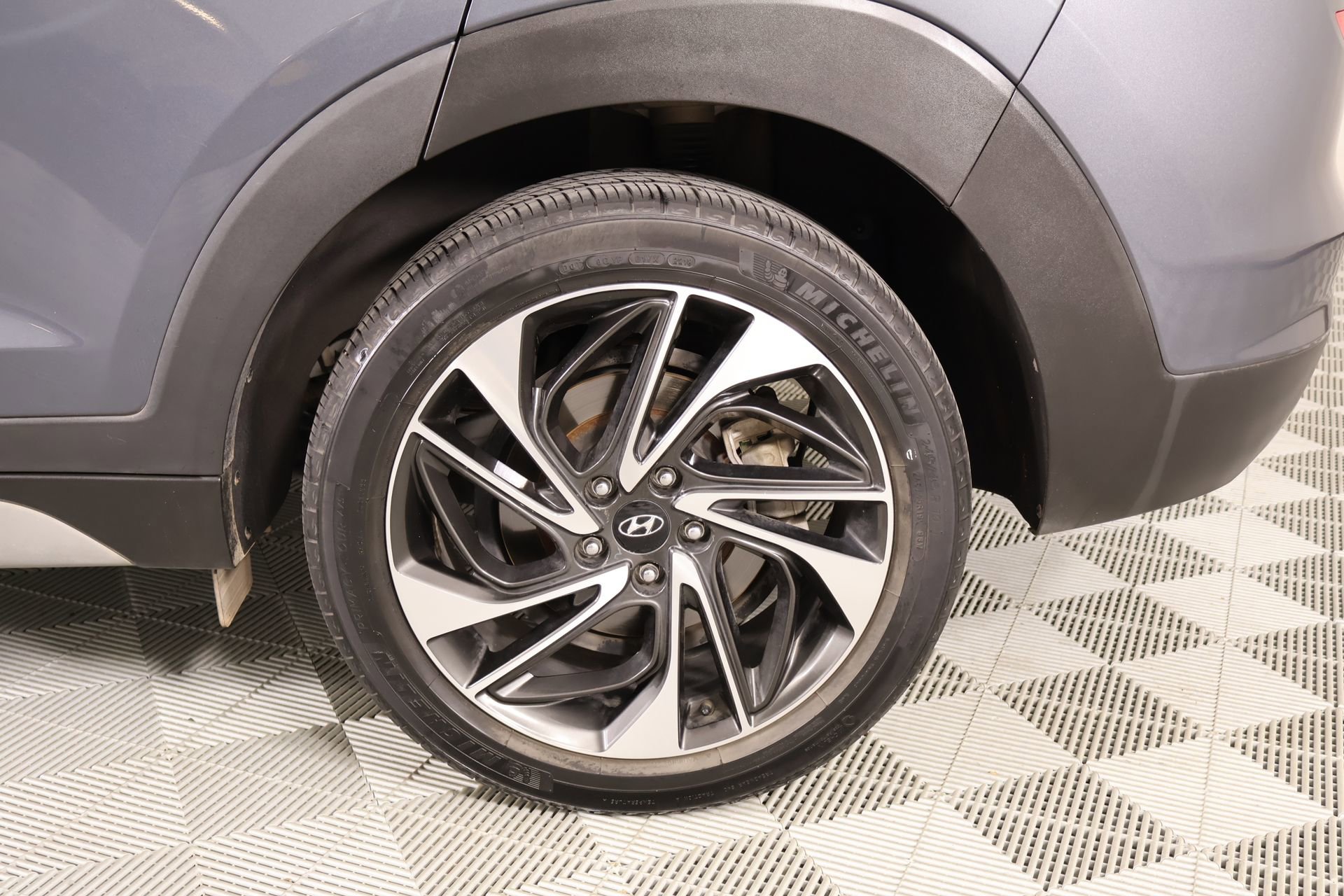 Used 2019 Hyundai Tucson Sport FWD image 18