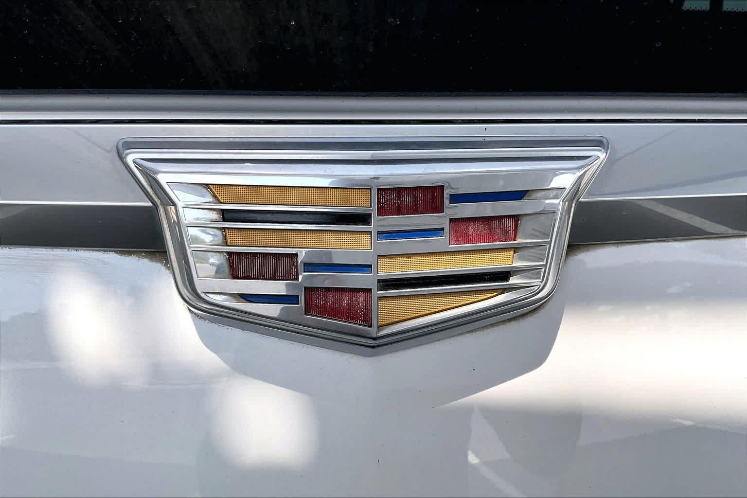 Used 2019 Cadillac Escalade ESV Premium Luxury RWD image 31