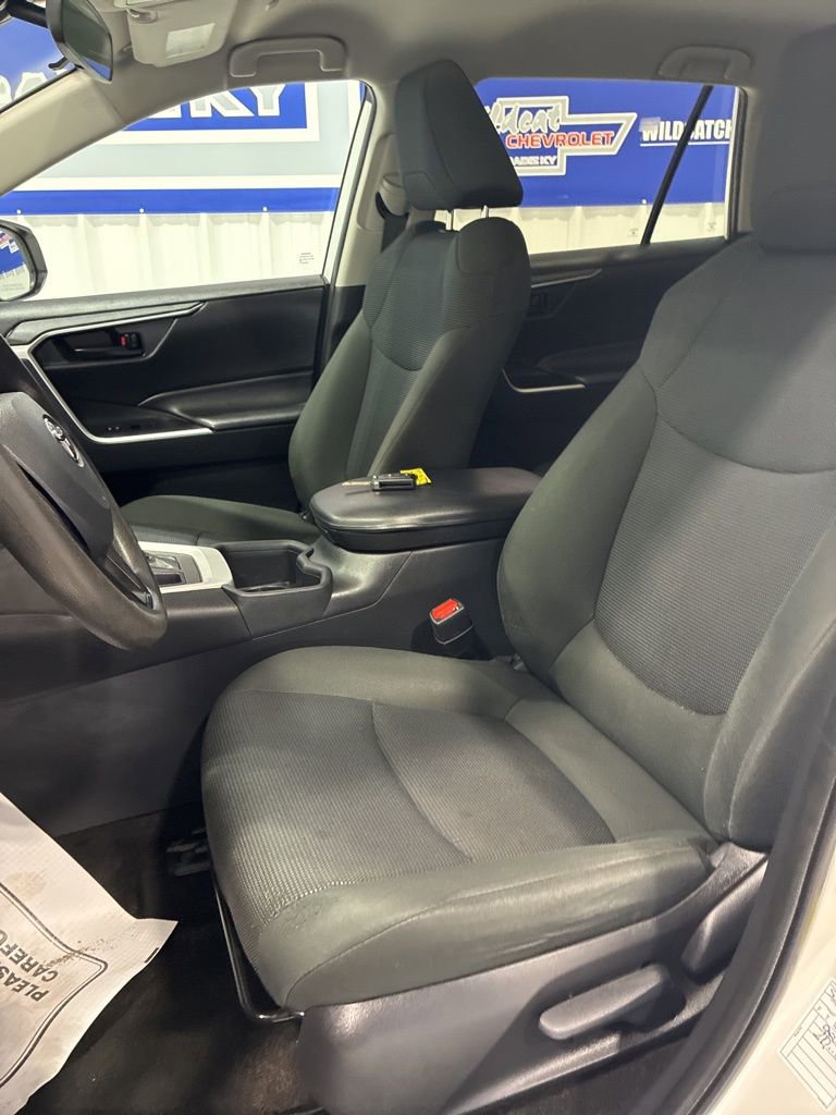 Used 2024 Toyota RAV4 LE image 11
