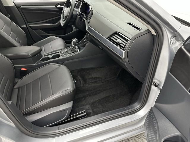 Certified 2023 Volkswagen Jetta SE FWD image 24