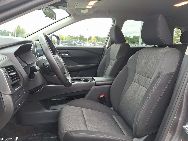Used 2025 Nissan Rogue SV AWD/4WD image 13