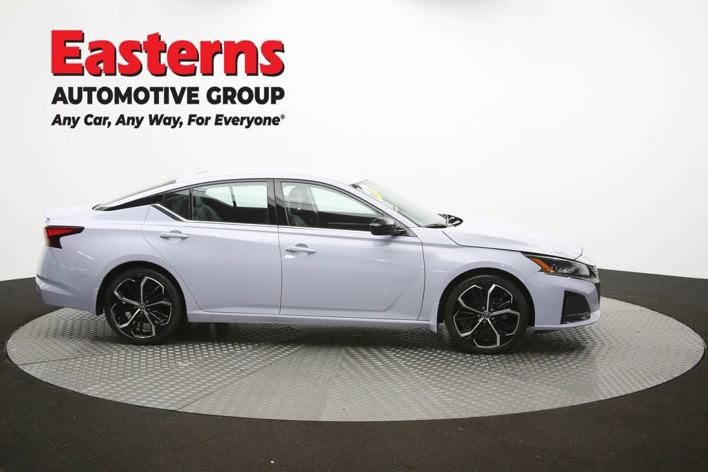 Used 2023 Nissan Altima 2.5 SR FWD image 48