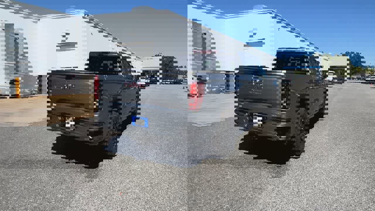 New 2026 GMC Sierra 1500 Elevation image 8