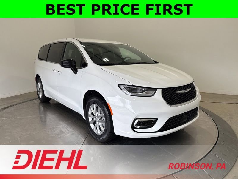 New 2026 Chrysler Pacifica Select image 1