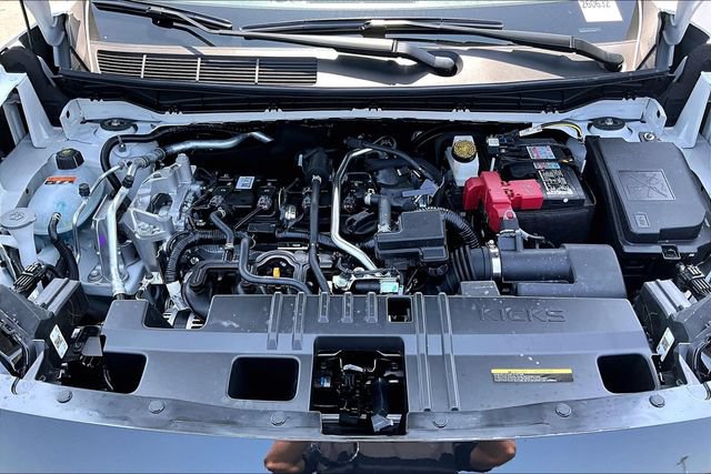 New 2026 Nissan Kicks SR FWD image 12