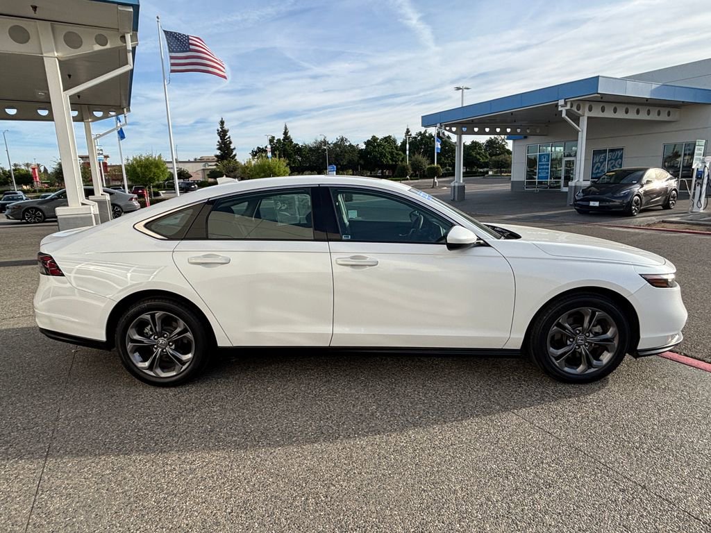 Used 2024 Honda Accord EX image 4