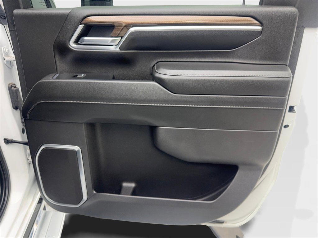 Used 2024 Chevrolet Silverado 2500 LT image 45