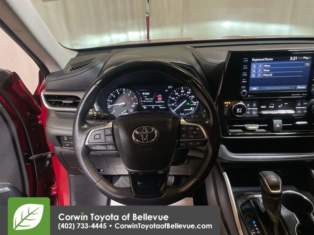 Used 2020 Toyota Highlander XLE image 22