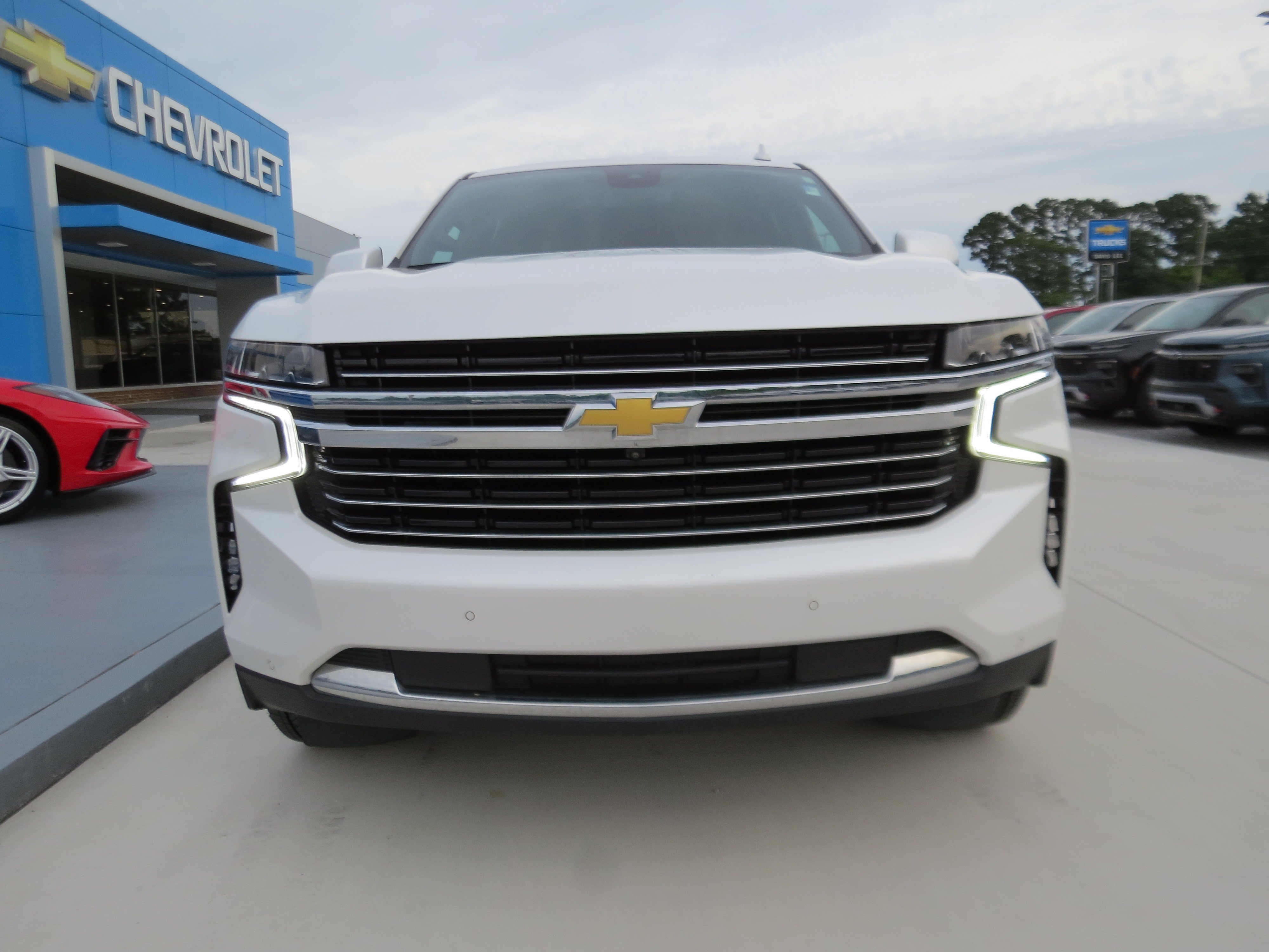 Used 2024 Chevrolet Tahoe LT w/ Luxury Package AWD/4WD image 7