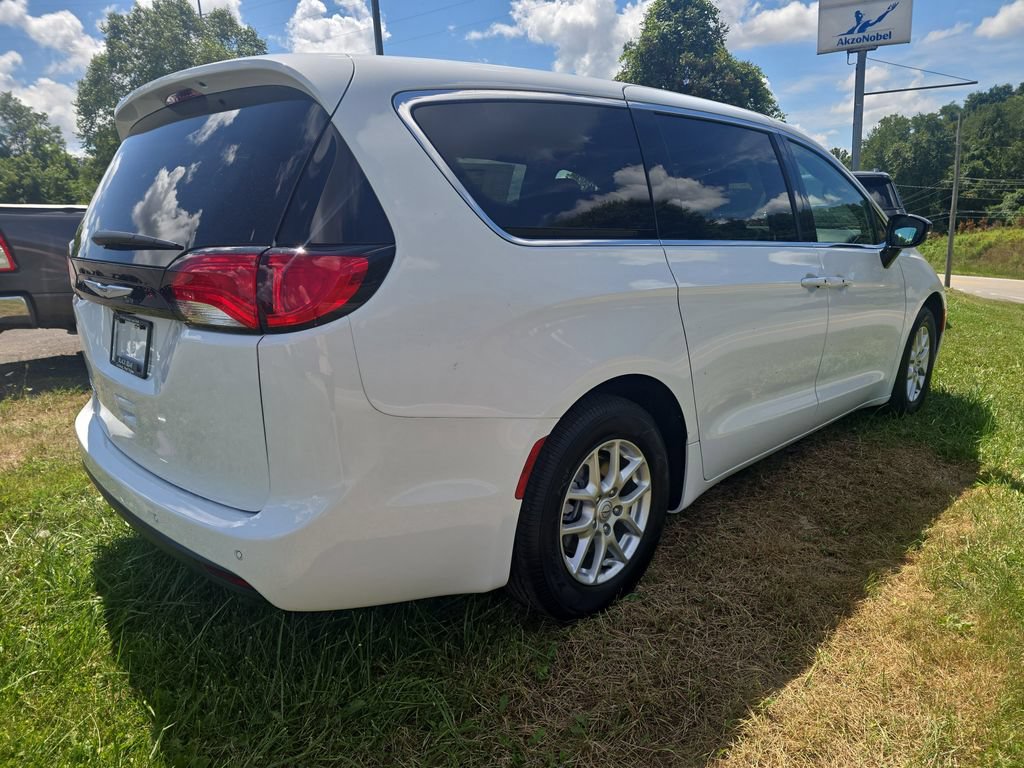 New 2025 Chrysler Voyager LX FWD image 3