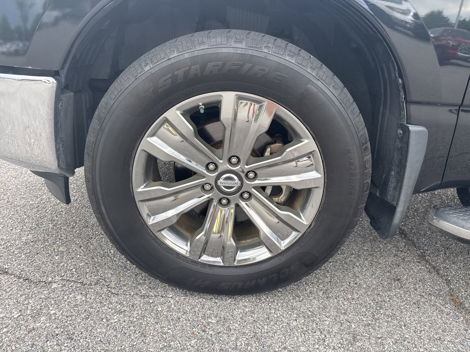 Used 2018 Nissan Titan SV w/ SV Convenience Package AWD/4WD image 11