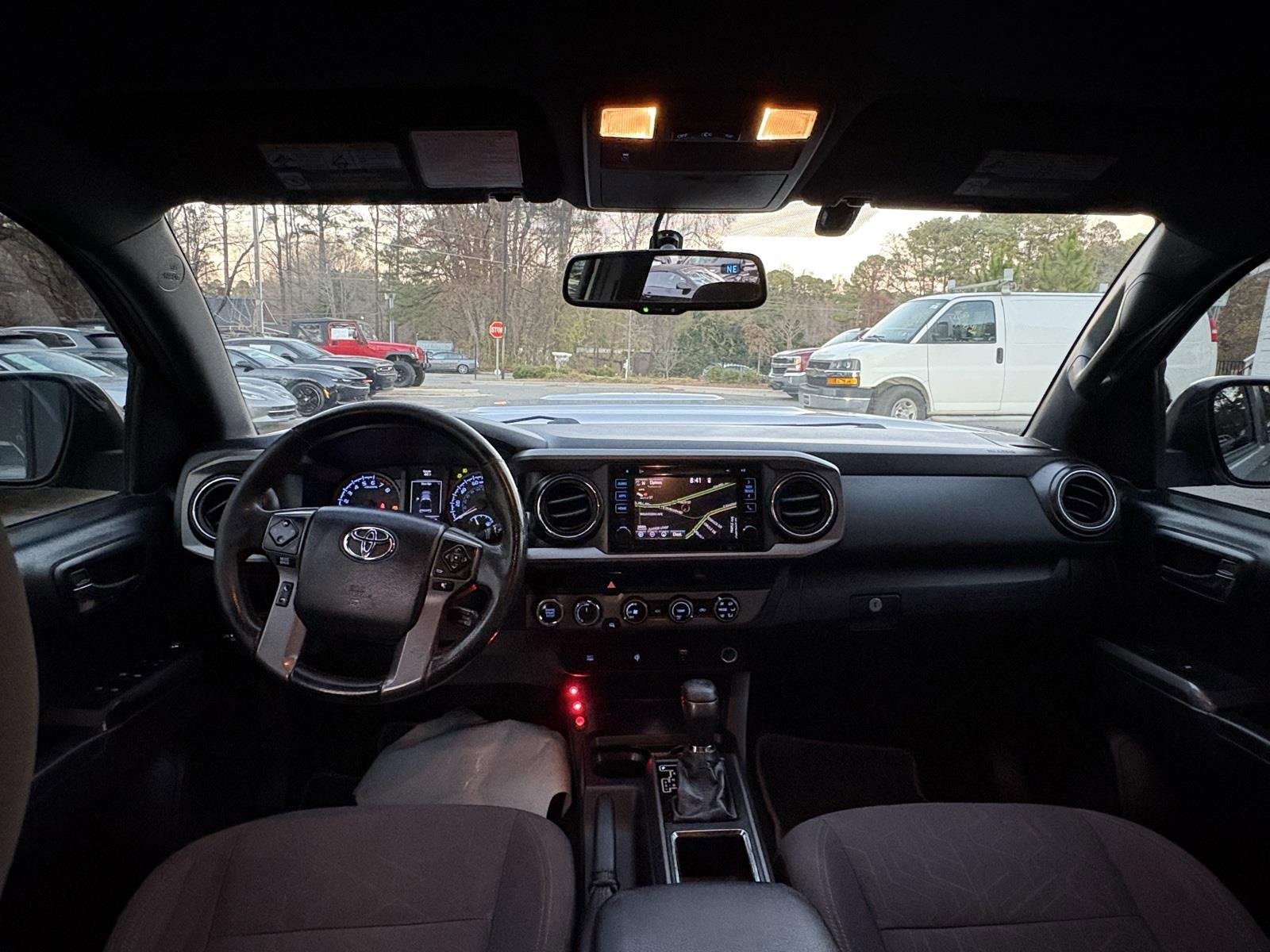 Used 2016 Toyota Tacoma TRD Sport image 28