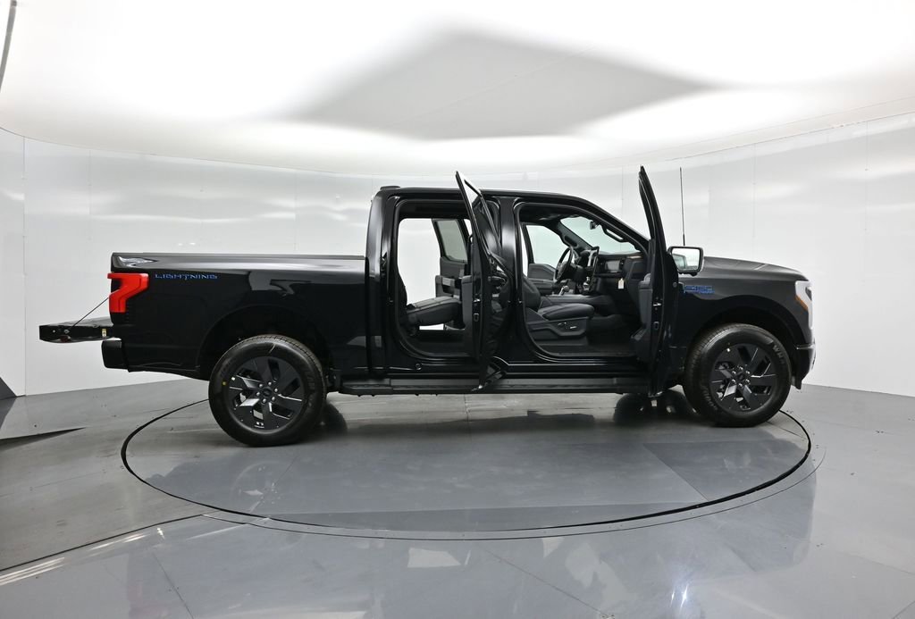 New 2025 Ford F150 Lightning Lariat image 4