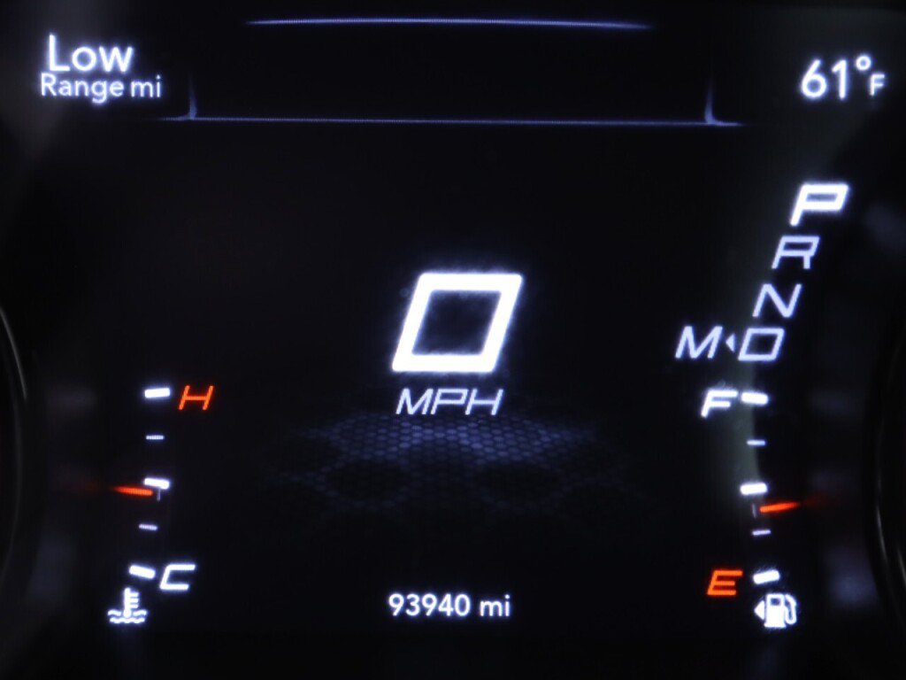Used 2017 Dodge Charger SE w/ Blacktop Package RWD image 14