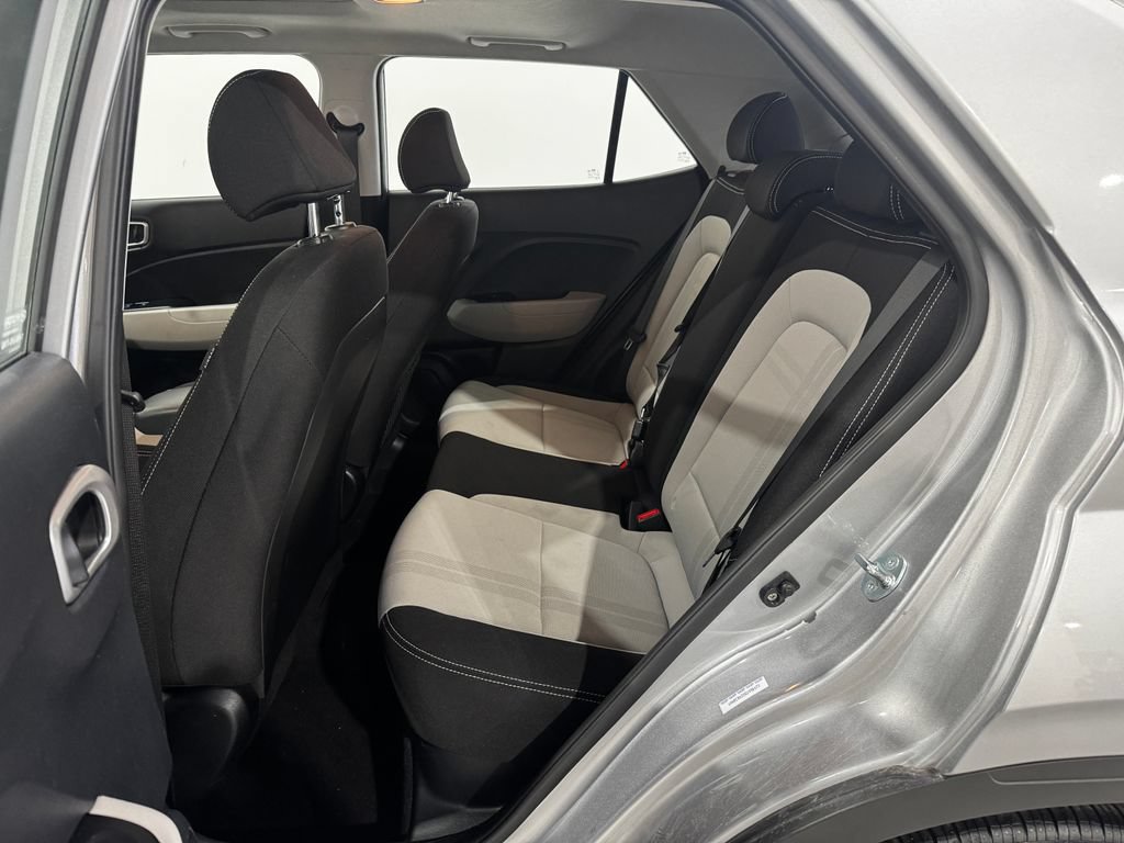 Used 2025 Hyundai Venue SEL FWD image 18