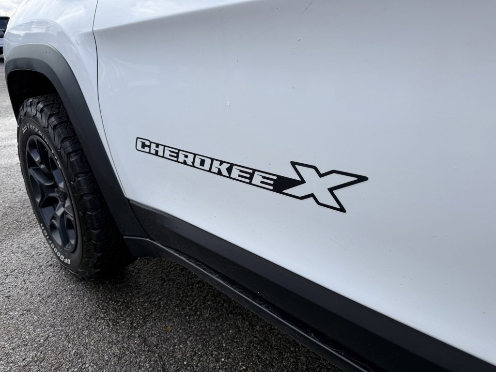 Used 2022 Jeep Cherokee Latitude w/ Trailer Tow Group image 11