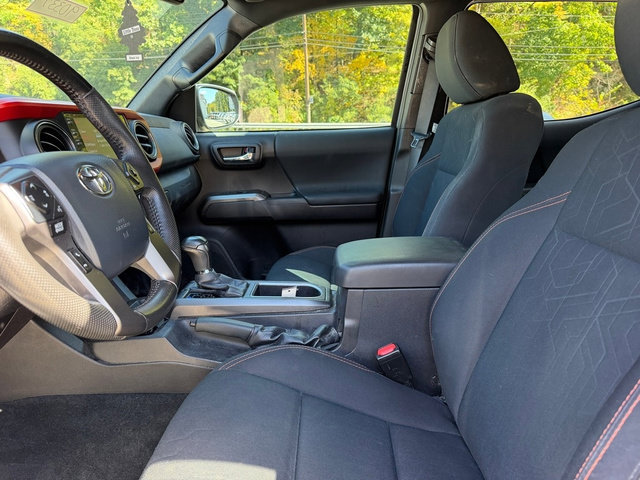 Certified 2020 Toyota Tacoma TRD Off-Road AWD/4WD image 10