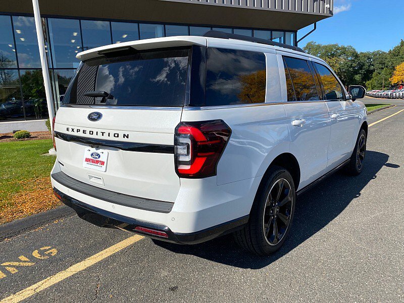 Used 2023 Ford Expedition Limited AWD/4WD image 7