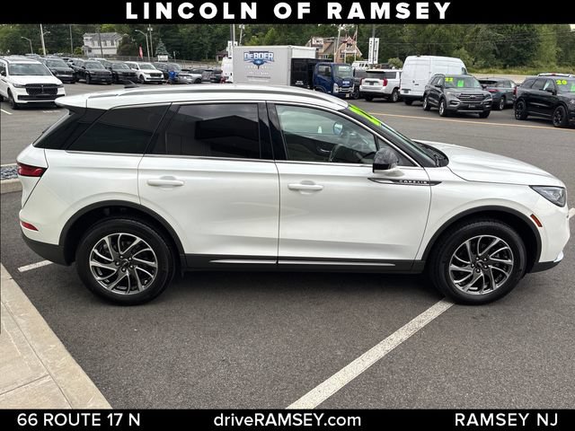 Used 2022 Lincoln Corsair AWD w/ Equipment Group 101A image 8