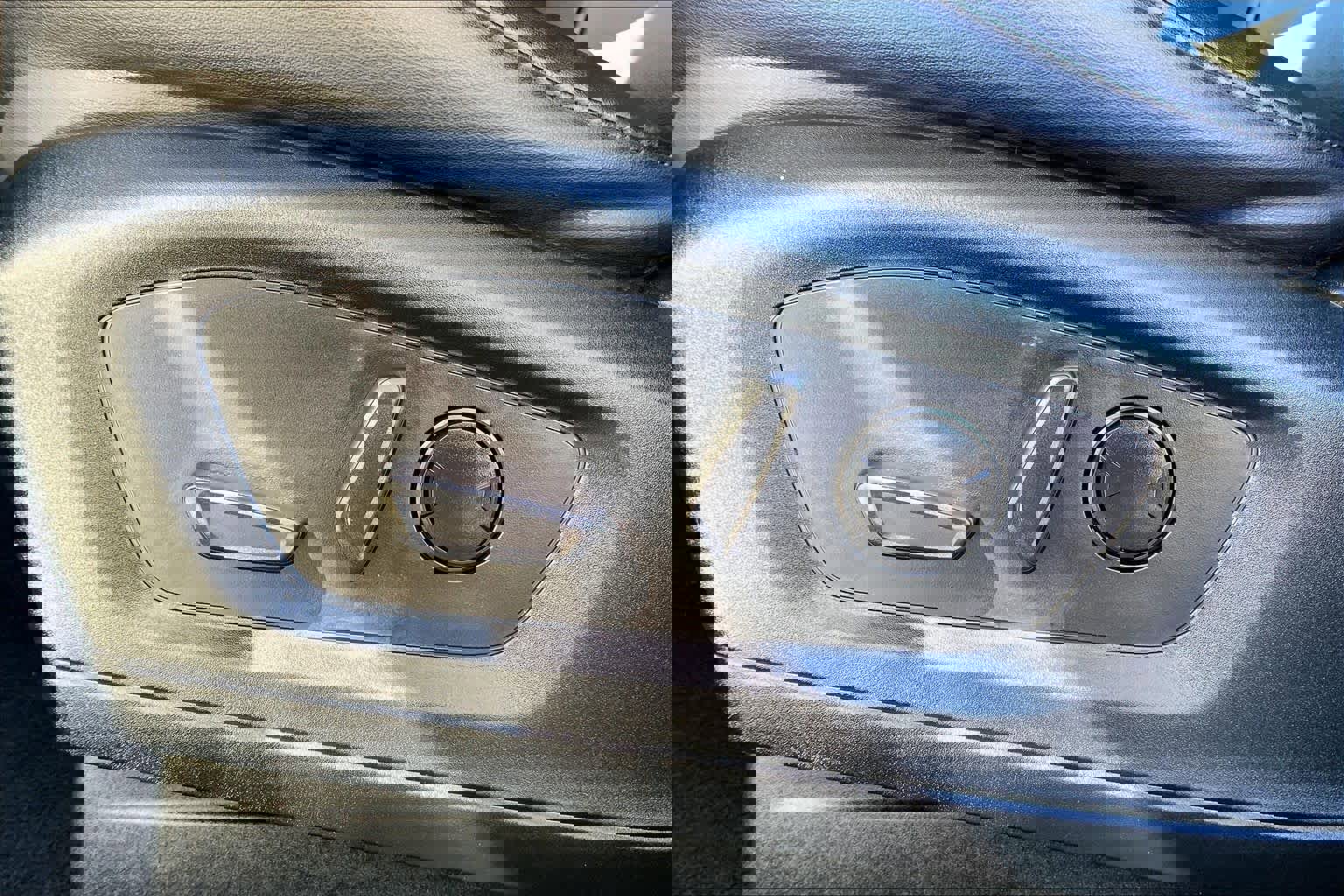 Used 2023 Ford Explorer XLT w/ Equipment Group 202A image 31