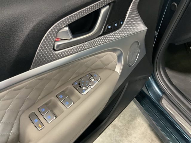 Used 2023 Genesis G70 3.3T w/ Sport Prestige Package AWD/4WD image 17