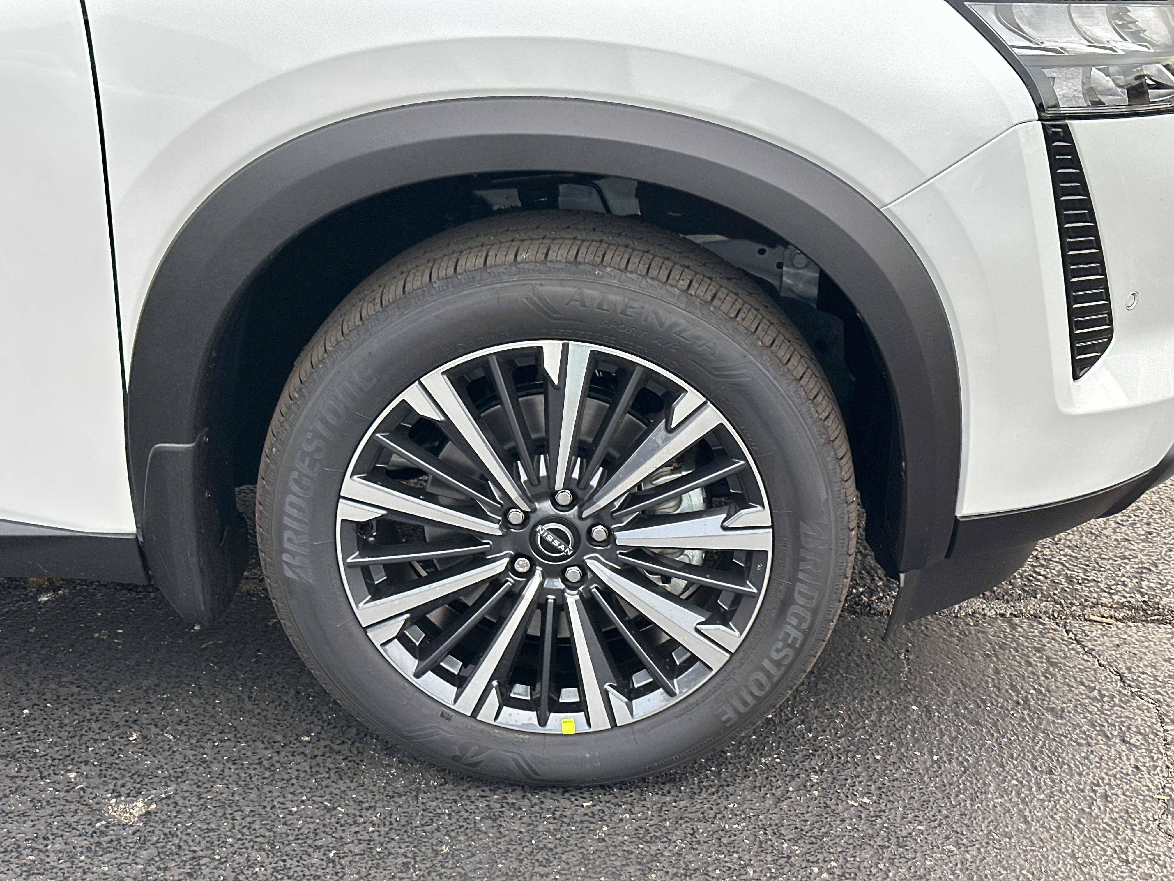 New 2026 Nissan Pathfinder Platinum AWD/4WD image 8