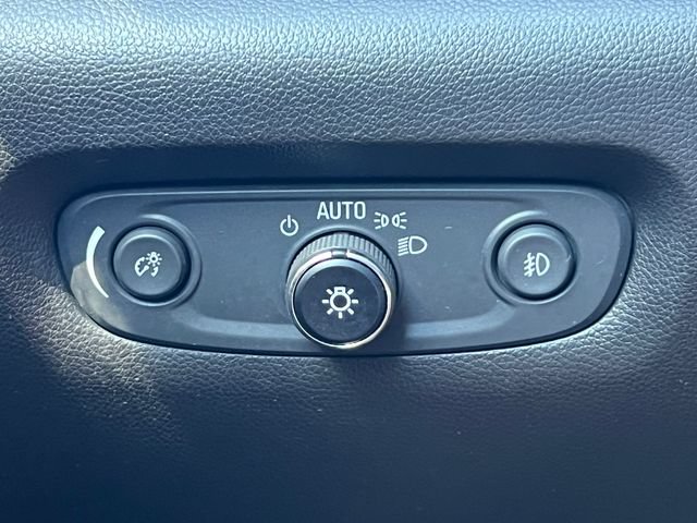Used 2020 Chevrolet Traverse LT w/ LPO, Floor Liner Package AWD/4WD image 20