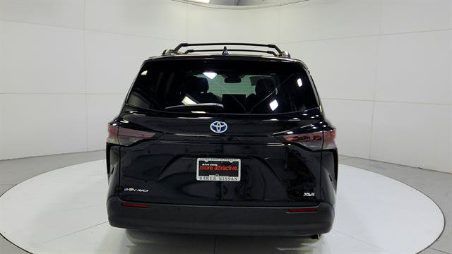 Used 2025 Toyota Sienna XLE w/ XLE Plus Package AWD/4WD image 7