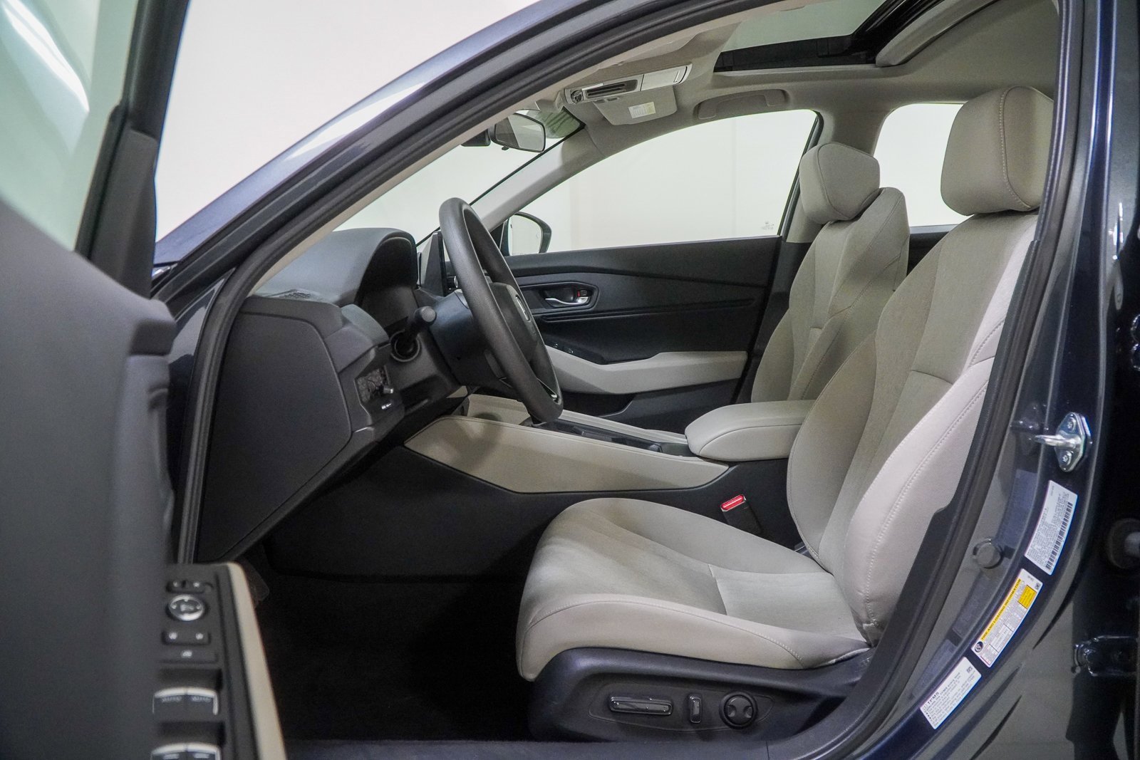 Certified 2025 Honda Accord SE image 18