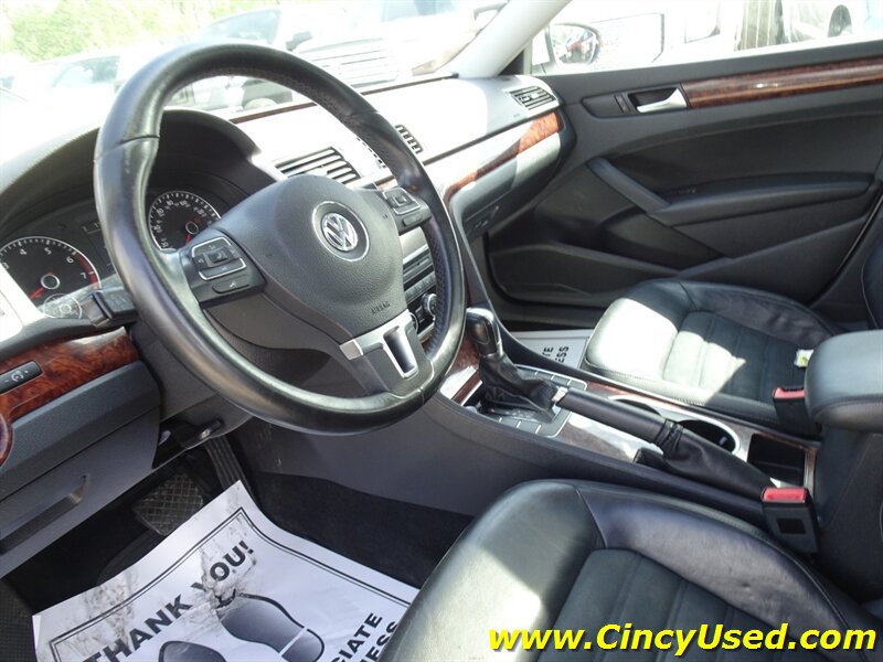 Used 2013 Volkswagen Passat 3.6 SEL Premium FWD image 11