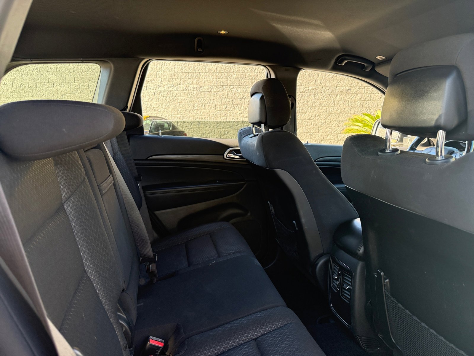 Used 2021 Jeep Grand Cherokee Laredo image 17