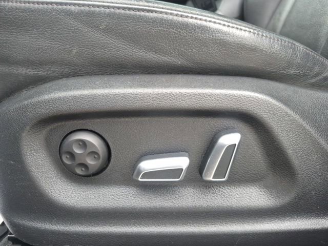 Used 2018 Audi Q3 2.0T Premium Plus w/ Premium Plus Package AWD/4WD image 11