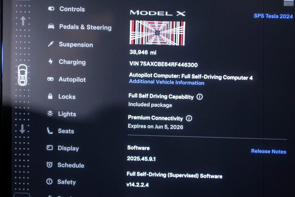 Used 2024 Tesla Model X Plaid image 37