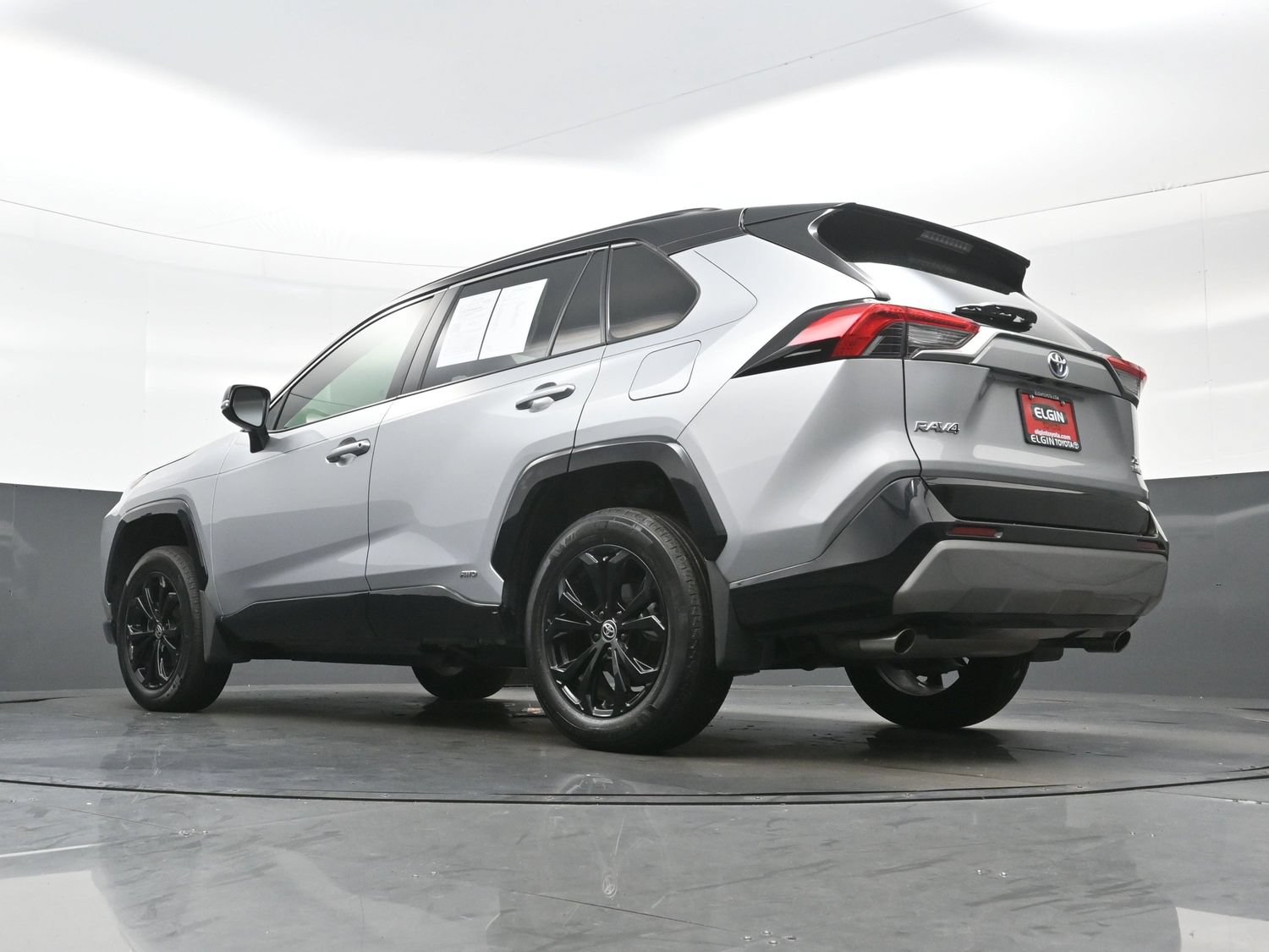 Used 2024 Toyota RAV4 XSE w/ Weather Package AWD/4WD image 32