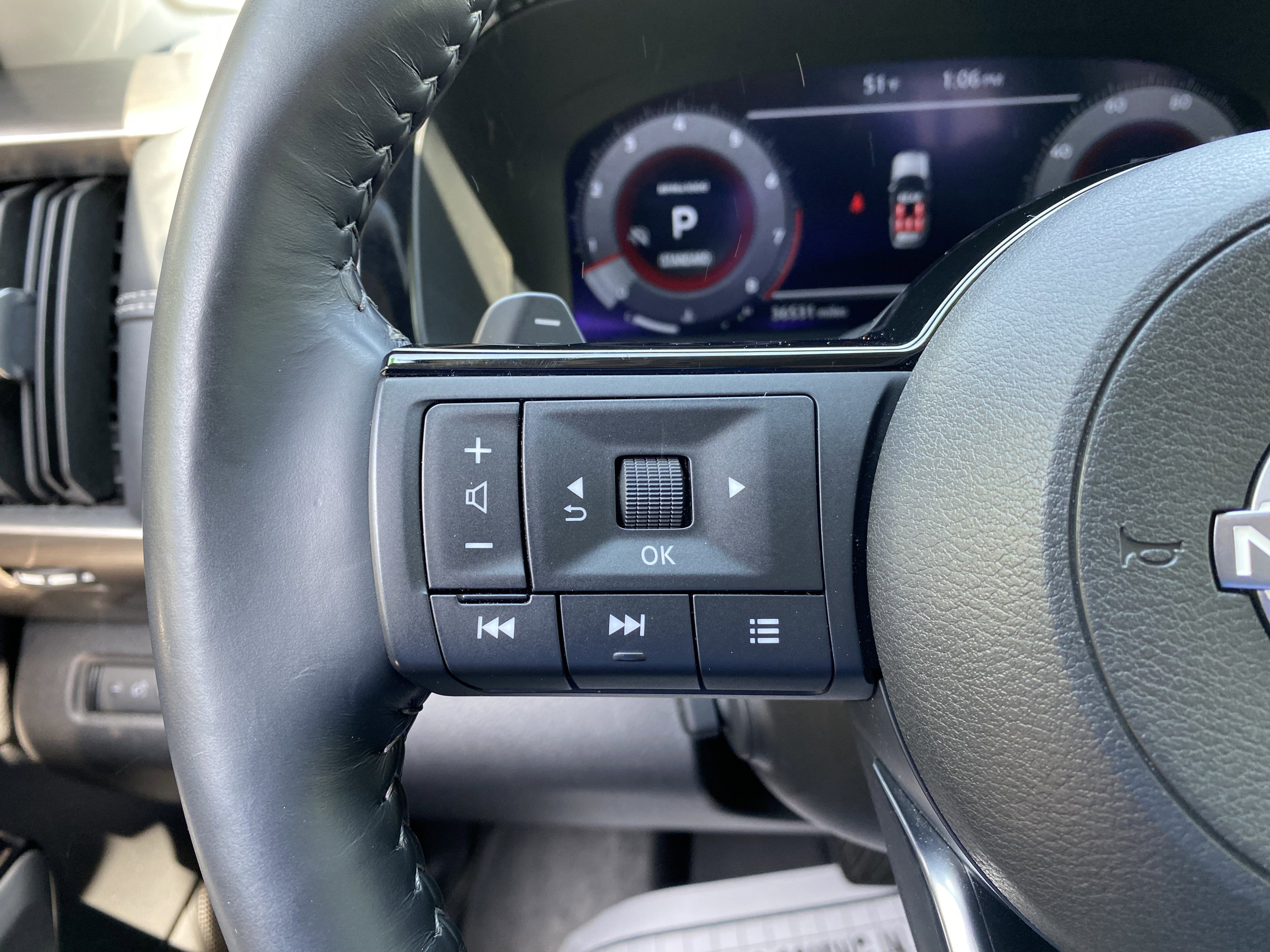 Used 2024 Nissan Pathfinder Platinum image 19