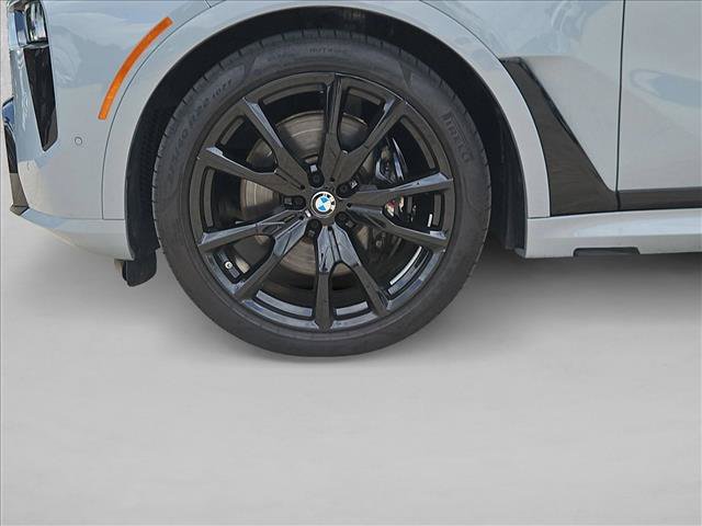 Used 2025 BMW X7 M60i AWD/4WD image 23