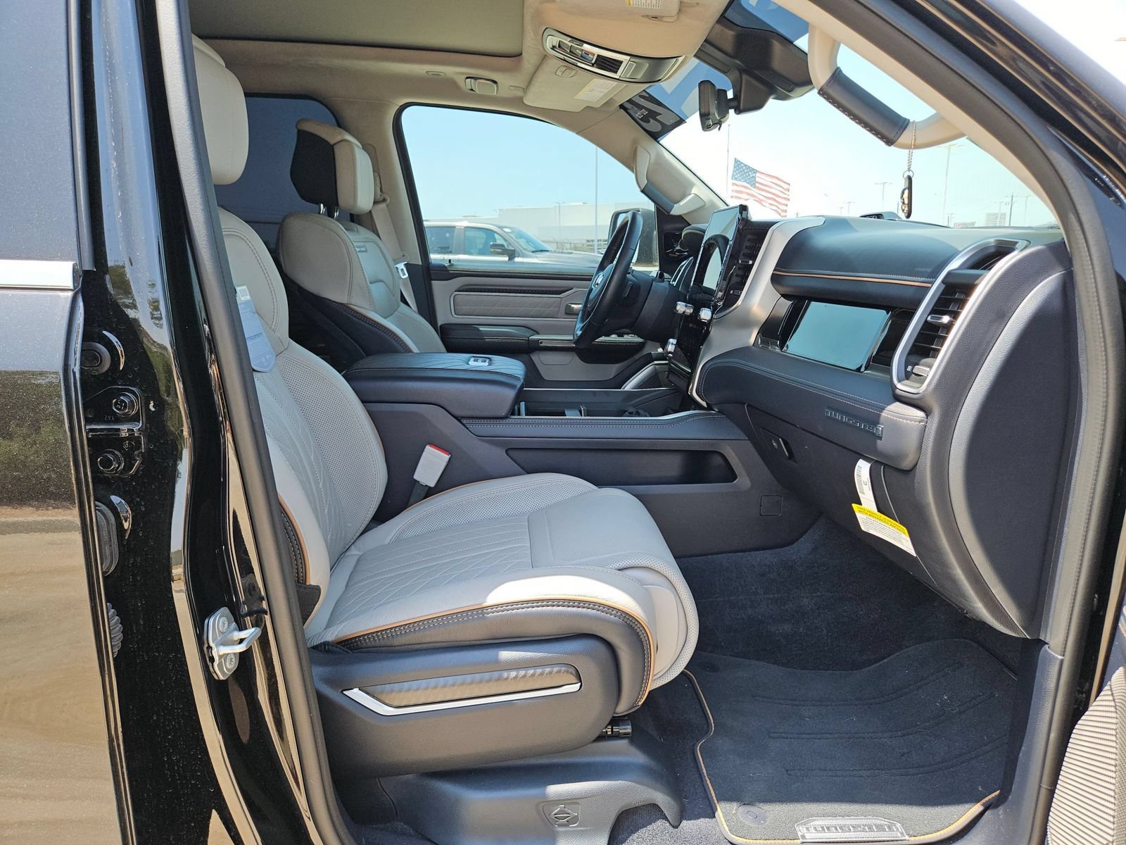 Used 2025 RAM 1500 Tungsten AWD/4WD image 26
