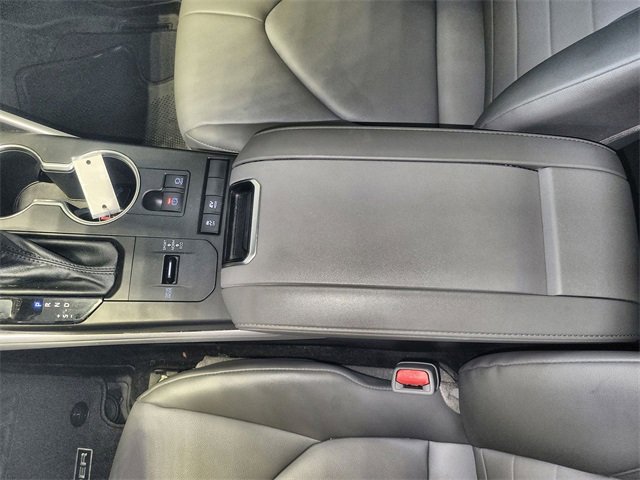 Used 2021 Toyota Highlander XLE image 21