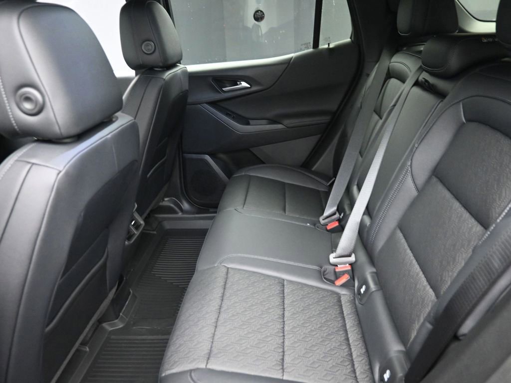 New 2026 Chevrolet Equinox LT w/ Convenience Package II AWD/4WD image 10