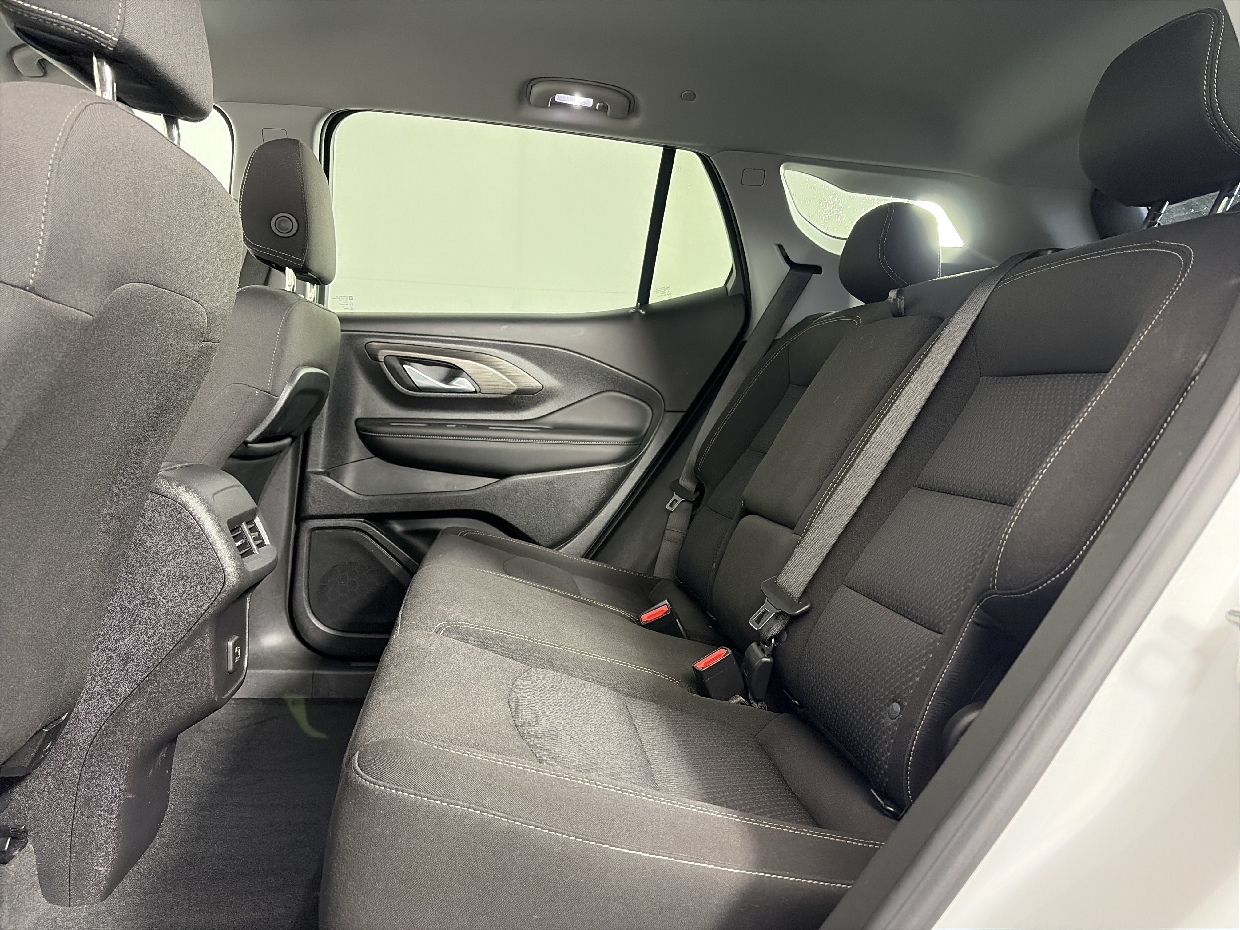 Used 2024 GMC Terrain SLE AWD/4WD image 7