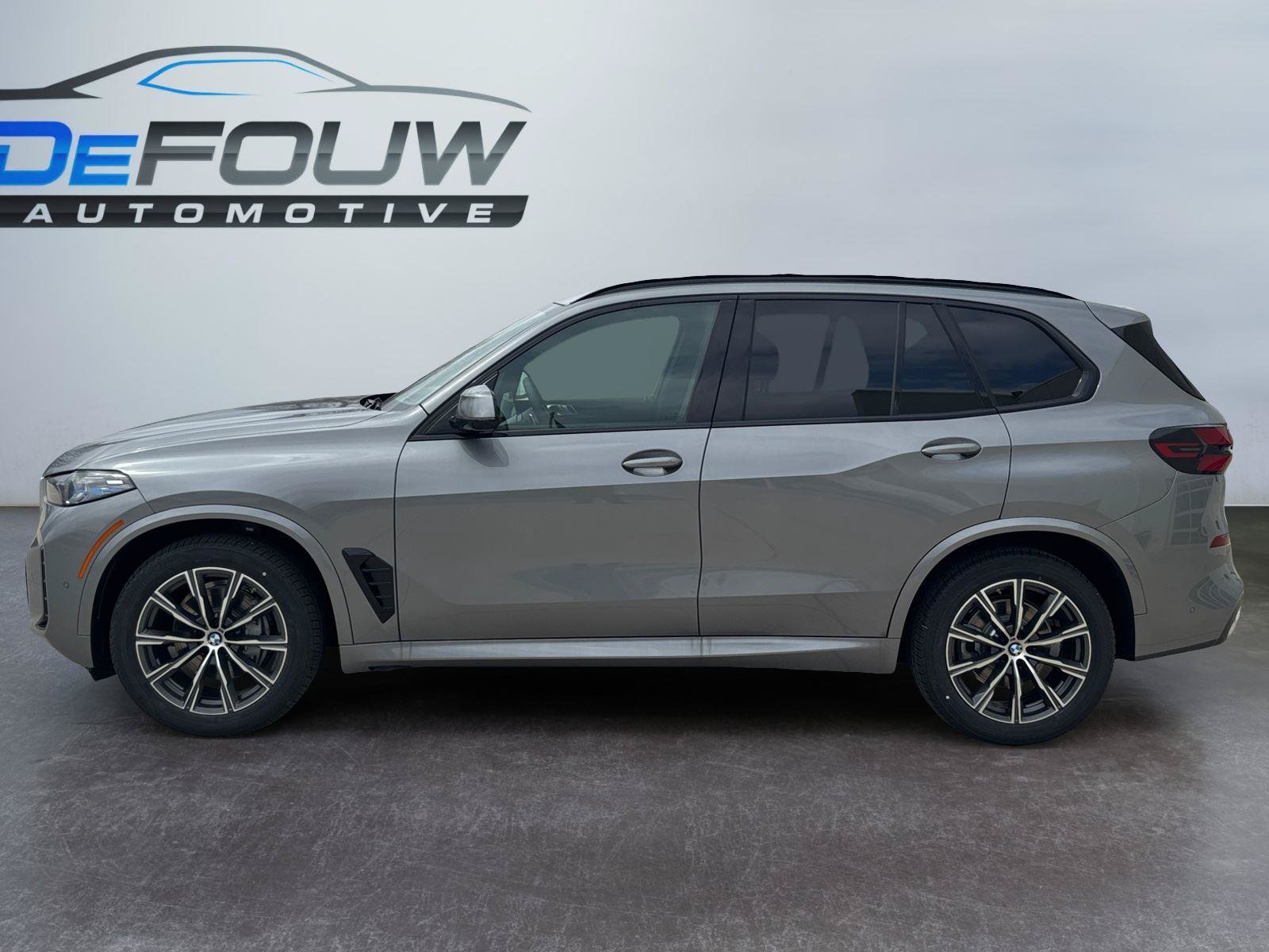 Used 2026 BMW X5 xDrive40i w/ M Sport Package AWD/4WD image 6