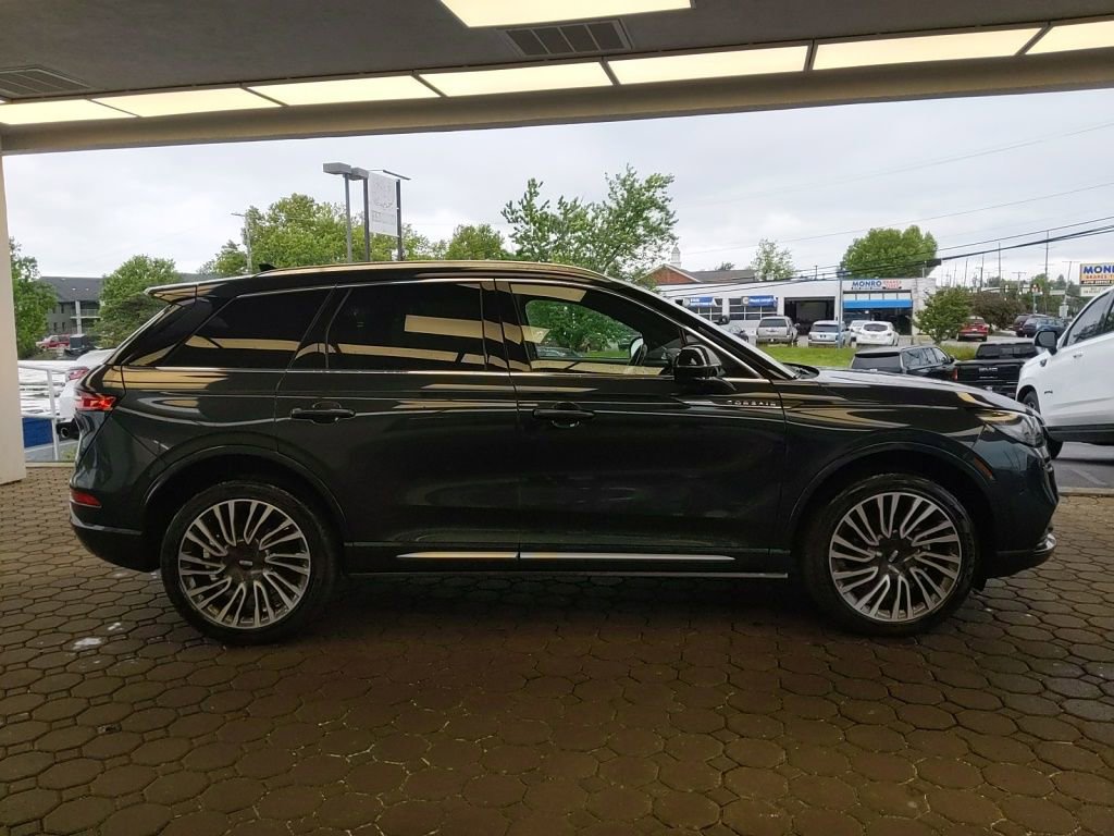 Used 2022 Lincoln Corsair Reserve w/ Sport Package AWD/4WD image 4