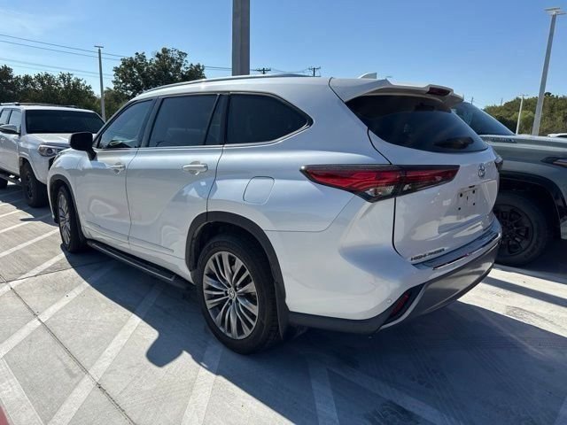 Used 2021 Toyota Highlander Platinum AWD/4WD image 6