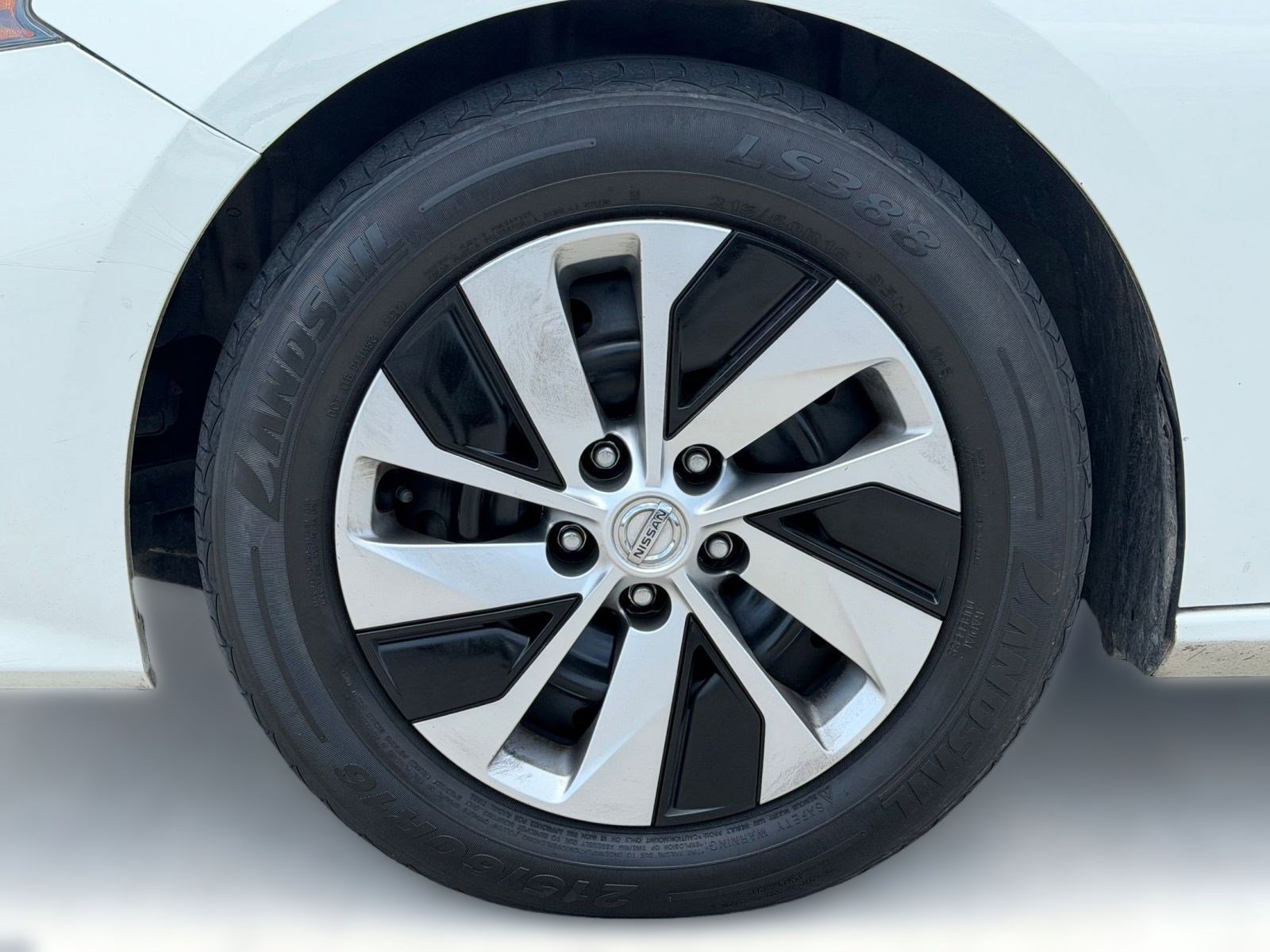 Used 2020 Nissan Altima 2.5 S FWD image 11