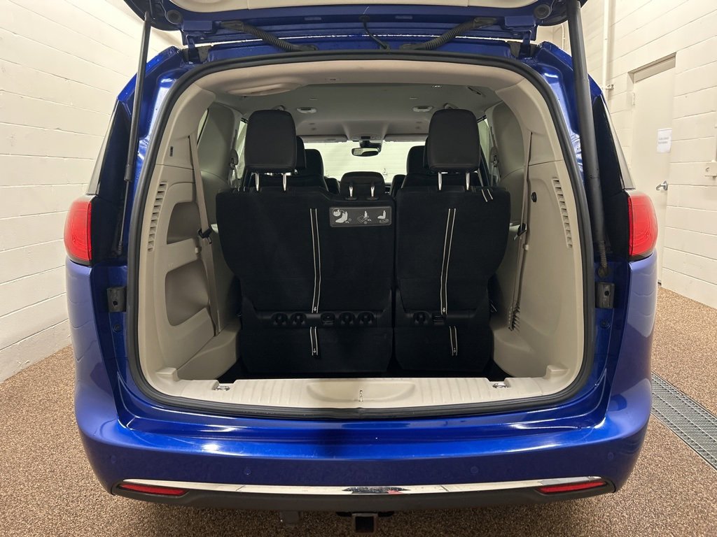 Used 2019 Chrysler Pacifica Touring-L Plus w/ Advanced Safetytec Group image 14
