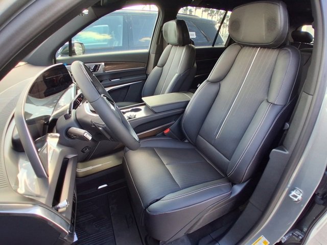 New 2026 Cadillac Vistiq Sport w/ LPO, Floor Liner Package image 17