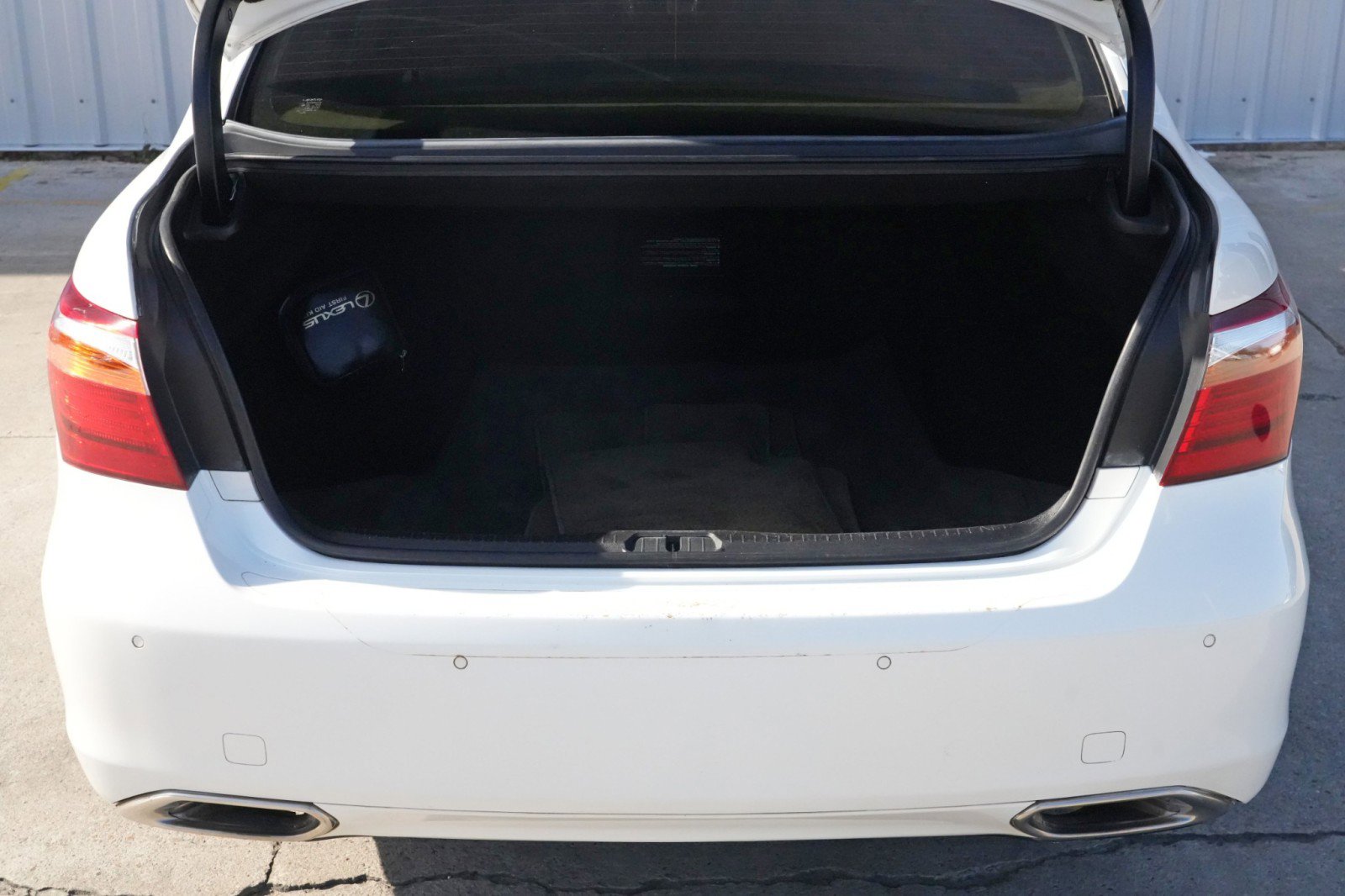 Used 2012 Lexus LS 460 w/ Comfort Pkg image 9