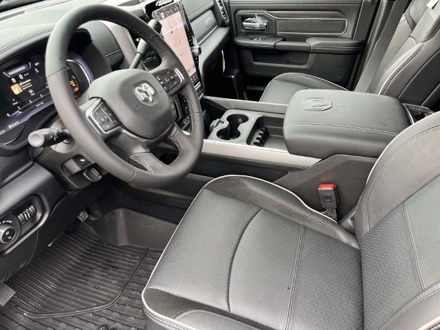 New 2026 RAM 2500 Laramie w/ Sport Appearance Package AWD/4WD image 18